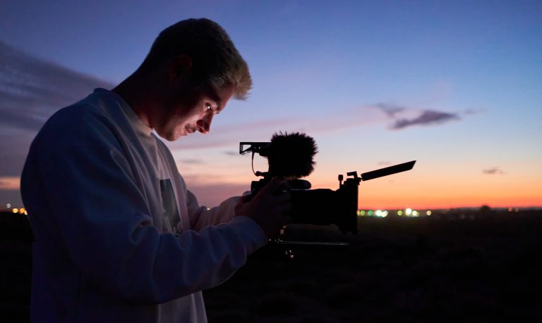 Photo pendant un tournage du vidéaste Quentin Berguet