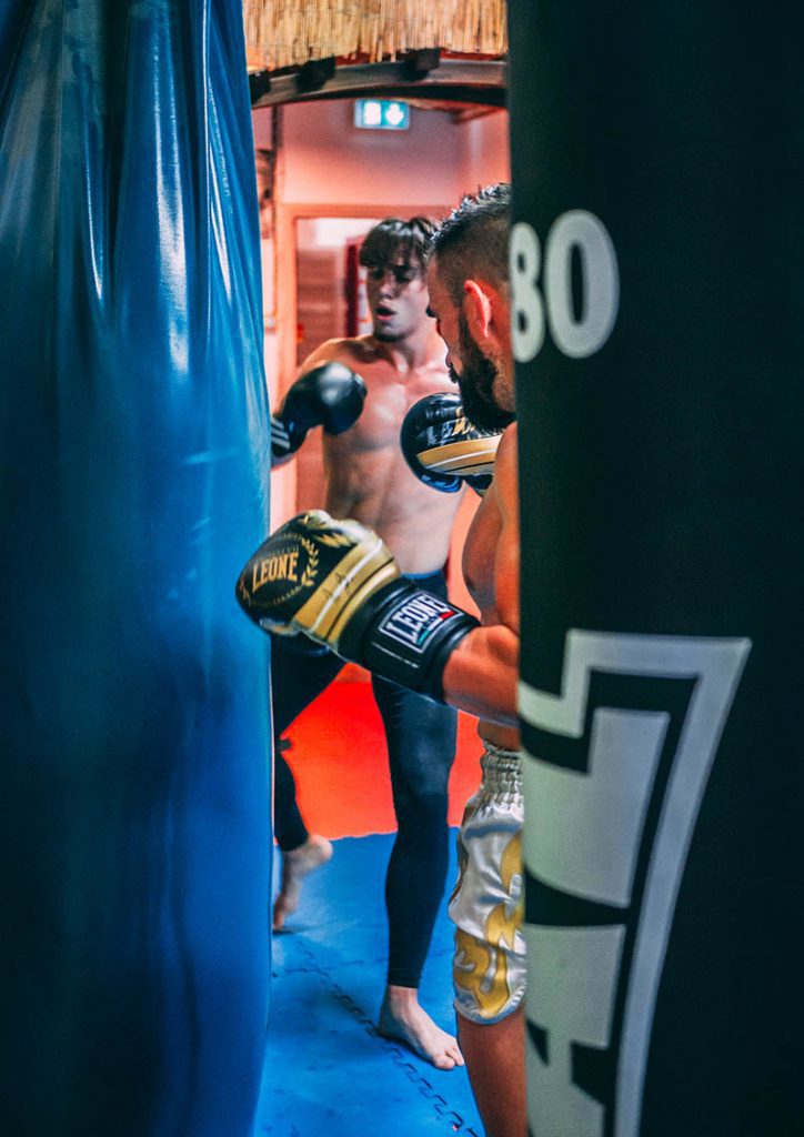 Boxeur dans une salle d’entraînement