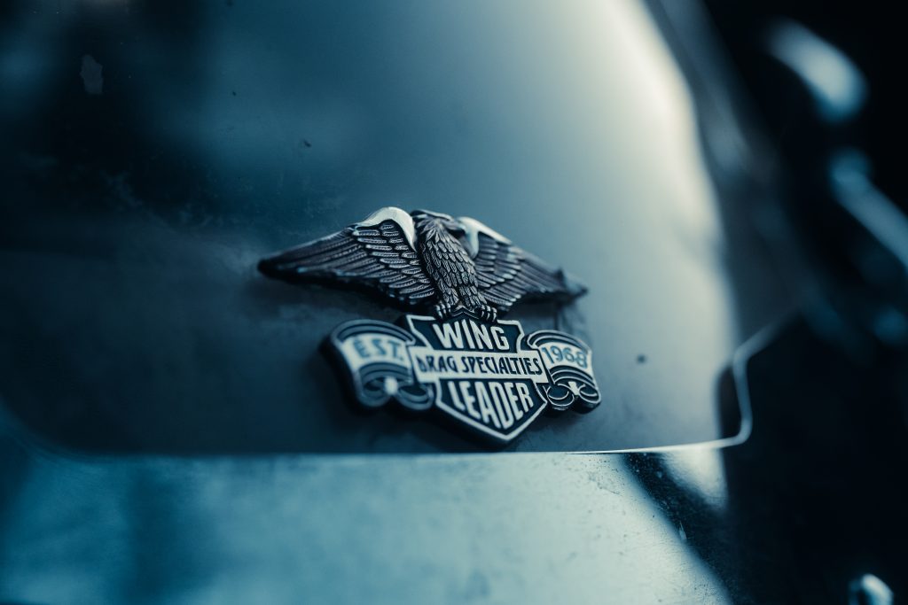 Détail d’un emblème de moto Goldwing