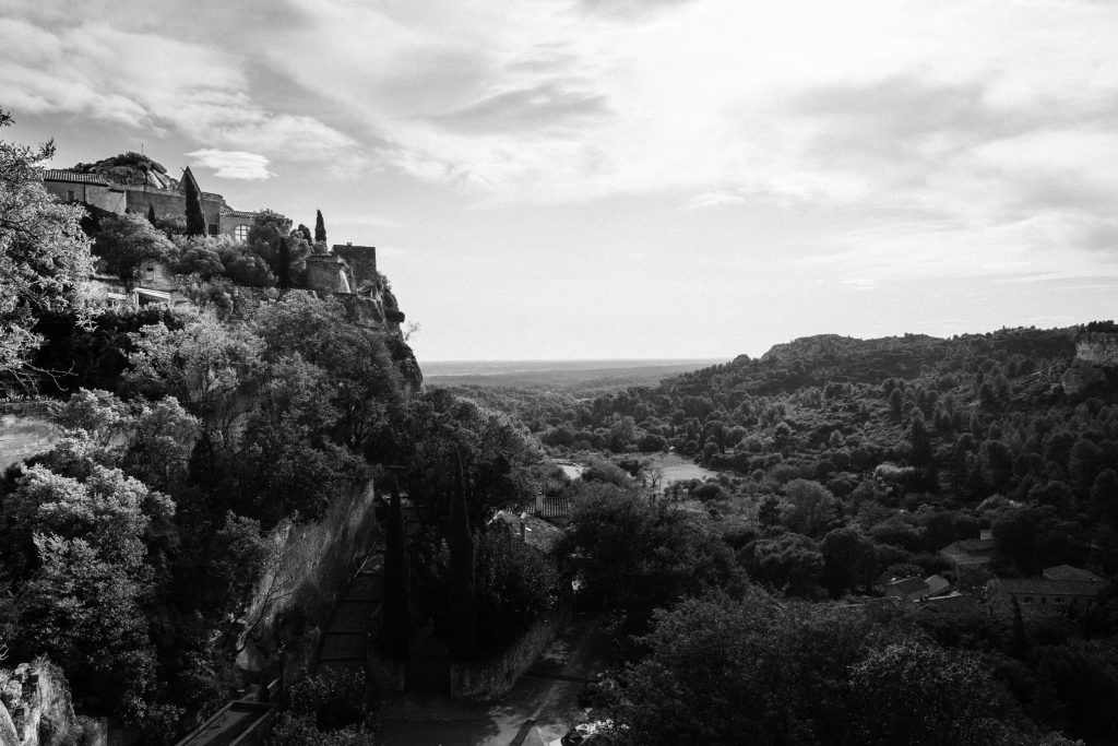 Paysage rocheux en noir et blanc